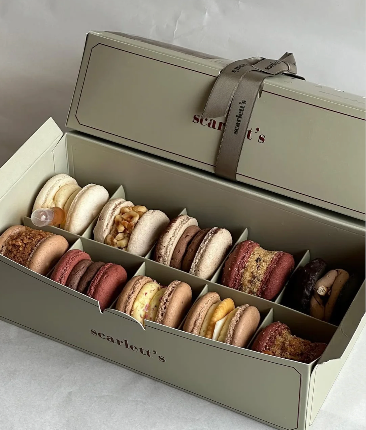 Custom Macaron Boxes