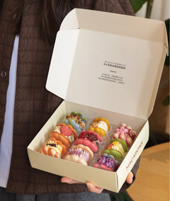 Custom Macaron Boxes